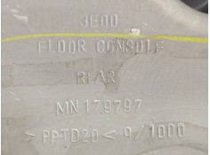 Recambio de apoyabrazos central para mitsubishi l 200 (ka0/kb0) cabina doble invite 4x4 referencia OEM IAM MN179797 MN173078 MN1 2