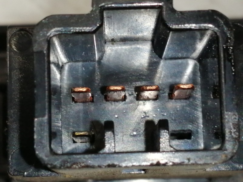 Recambio de moldura para kia rio ls berlina referencia OEM IAM 84612FD000  