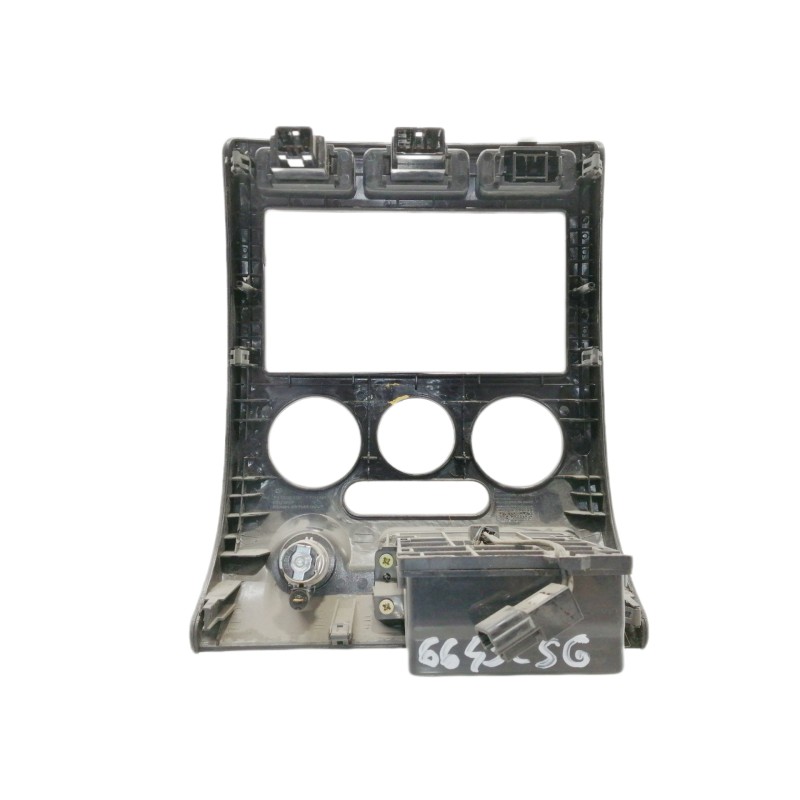 Recambio de moldura para kia rio ls berlina referencia OEM IAM 84612FD000  