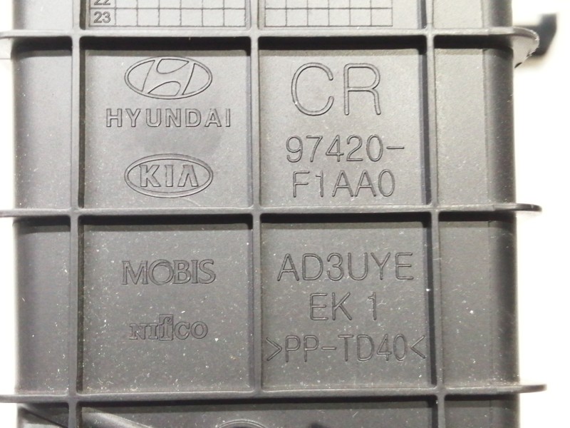 Recambio de rejilla aireadora para kia sportage business 2wd referencia OEM IAM 97420F1AA0 97410F1AA0 