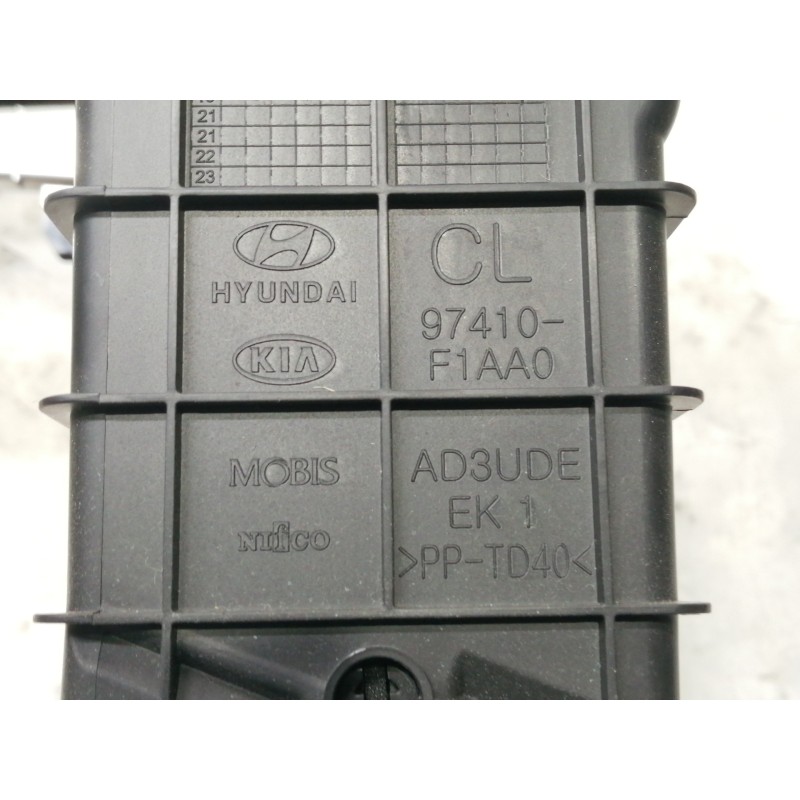 Recambio de rejilla aireadora para kia sportage business 2wd referencia OEM IAM 97420F1AA0 97410F1AA0 