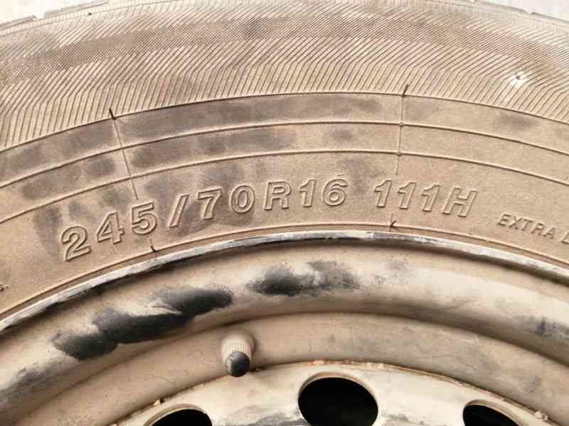 Recambio de neumatico repuesto para mitsubishi l 200 (ka0/kb0) cabina doble invite 4x4 referencia OEM IAM 16´´YOKOHAMA 245/70 R1