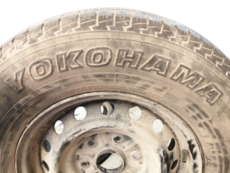 Recambio de neumatico repuesto para mitsubishi l 200 (ka0/kb0) cabina doble invite 4x4 referencia OEM IAM 16´´YOKOHAMA 245/70 R1