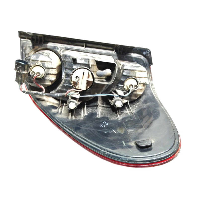 Recambio de piloto trasero izquierdo para mitsubishi l 200 (ka0/kb0) cabina doble invite 4x4 referencia OEM IAM 22016639  