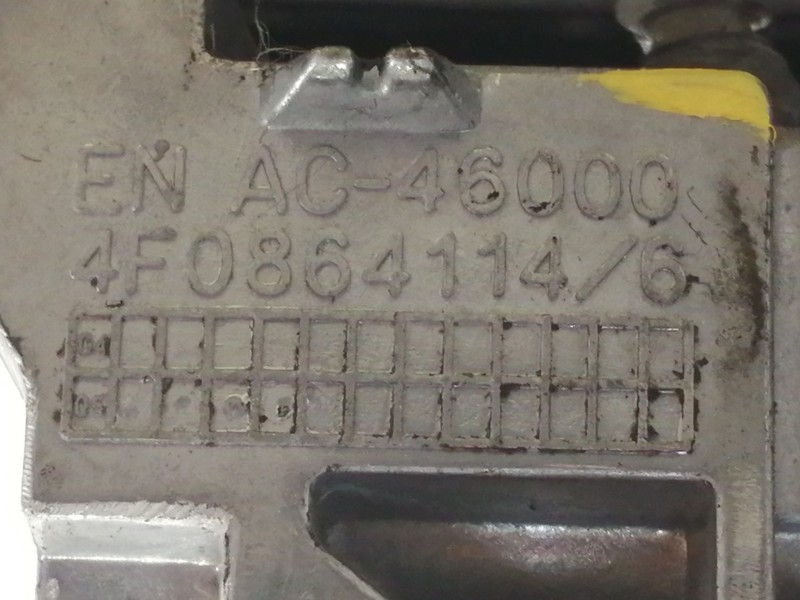 Recambio de apoyabrazos central para audi a6 berlina (4f2) 2.4 referencia OEM IAM 4F08641146  