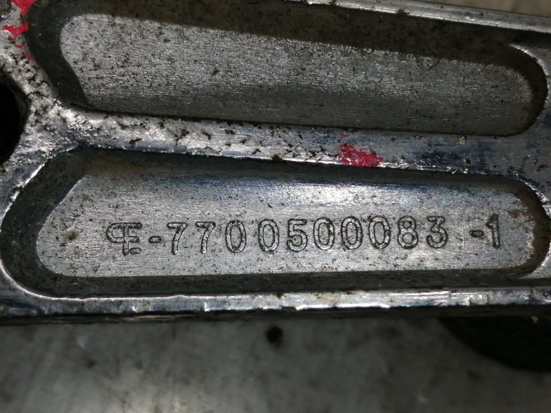 Recambio de maneta elevalunas trasera derecha para renault 6 r6 referencia OEM IAM 77005000831  