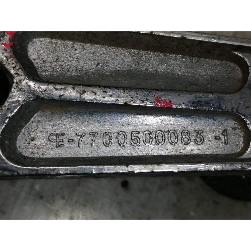 Recambio de maneta elevalunas trasera izquierda para renault 6 r6 referencia OEM IAM 77005000831  