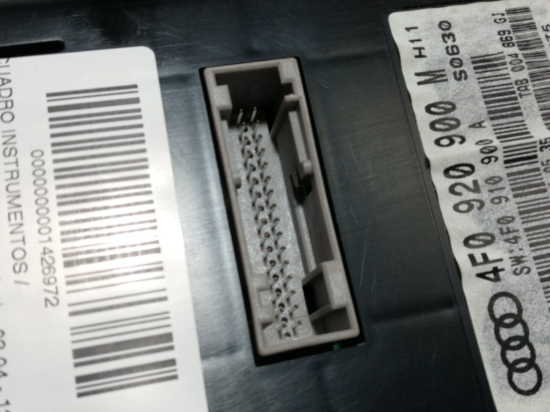 Recambio de cuadro instrumentos para audi a6 berlina (4f2) 2.4 referencia OEM IAM 4F0920900M 4F0910900A 
