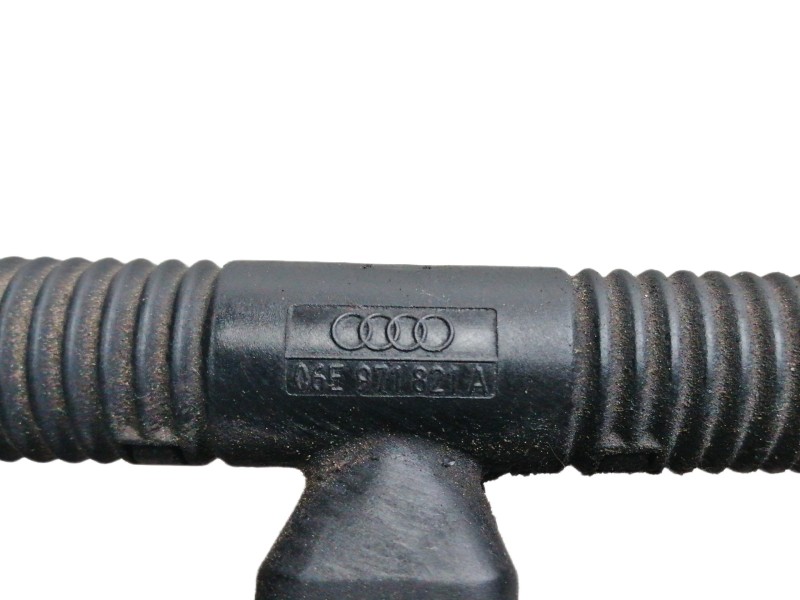 Recambio de rampa inyectora para audi a6 berlina (4f2) 2.4 referencia OEM IAM 06E971821A  