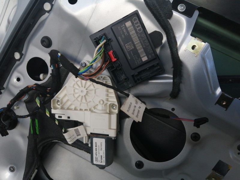 Recambio de puerta delantera derecha para audi a6 berlina (4f2) 2.4 referencia OEM IAM COMPLETA 4F0959802D 4F0959792F 