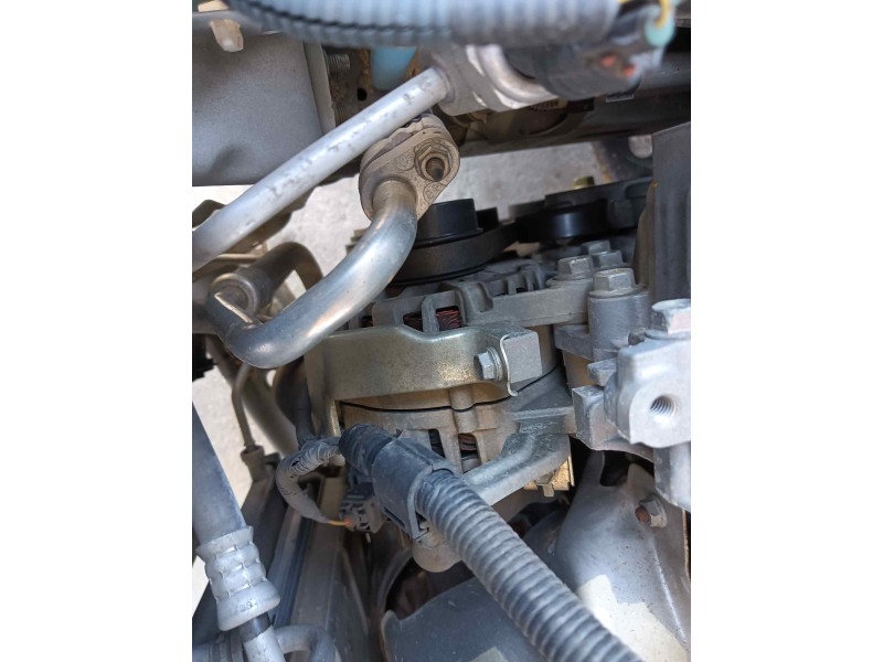 Recambio de alternador para toyota yaris active referencia OEM IAM 270600Y270  