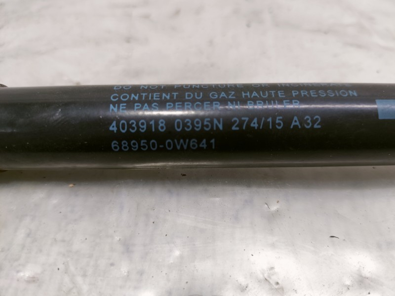 Recambio de amortiguadores maletero / porton para toyota yaris active referencia OEM IAM 4039180395N 689500W641 