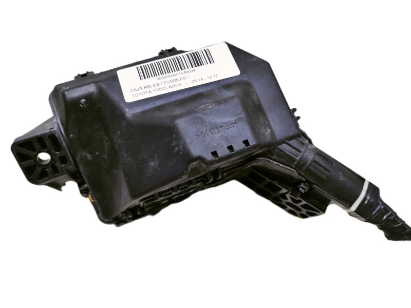 Recambio de caja reles / fusibles para toyota yaris active referencia OEM IAM 826620D321  