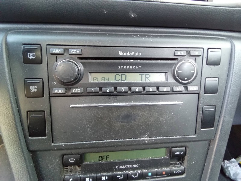 Recambio de sistema audio / radio cd para skoda superb (3u4) comfort referencia OEM IAM 1U0035156E SKZAZ7E1652266 