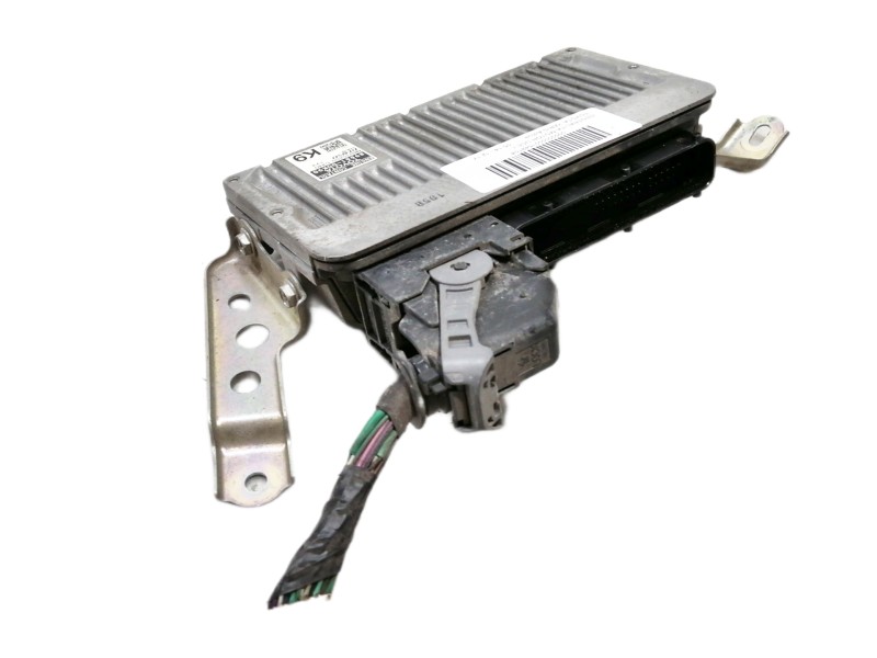 Recambio de centralita motor uce para toyota yaris active referencia OEM IAM 896610DK90 MB2756005440 