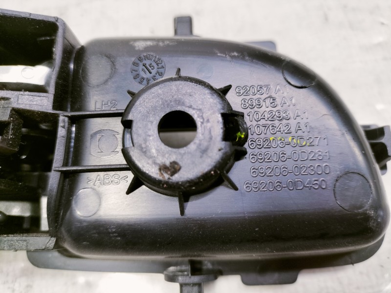 Recambio de cerradura puerta delantera izquierda para toyota yaris active referencia OEM IAM T4311140F3 92057A1 