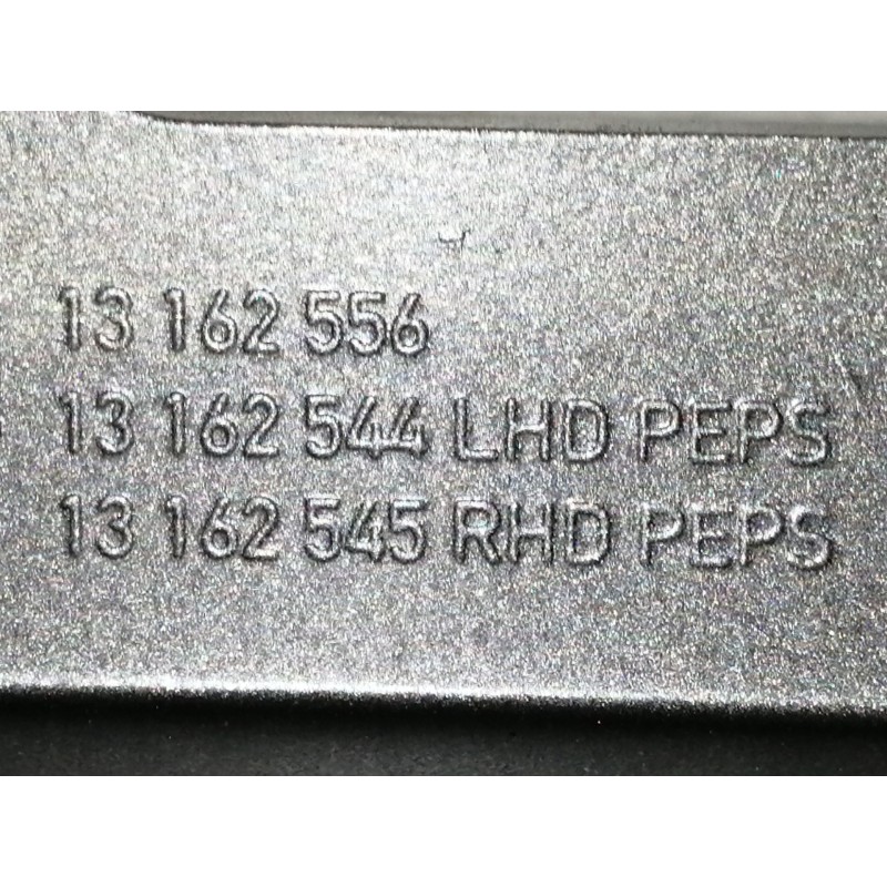 Recambio de rejilla aireadora para opel zafira b cosmo referencia OEM IAM 13100105 13162556 / 13162544 13162545 / 03758075