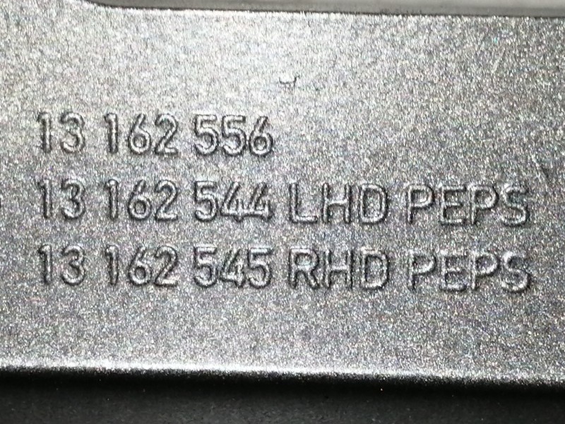Recambio de rejilla aireadora para opel zafira b cosmo referencia OEM IAM 13100105 13162556 / 13162544 13162545 / 03758075