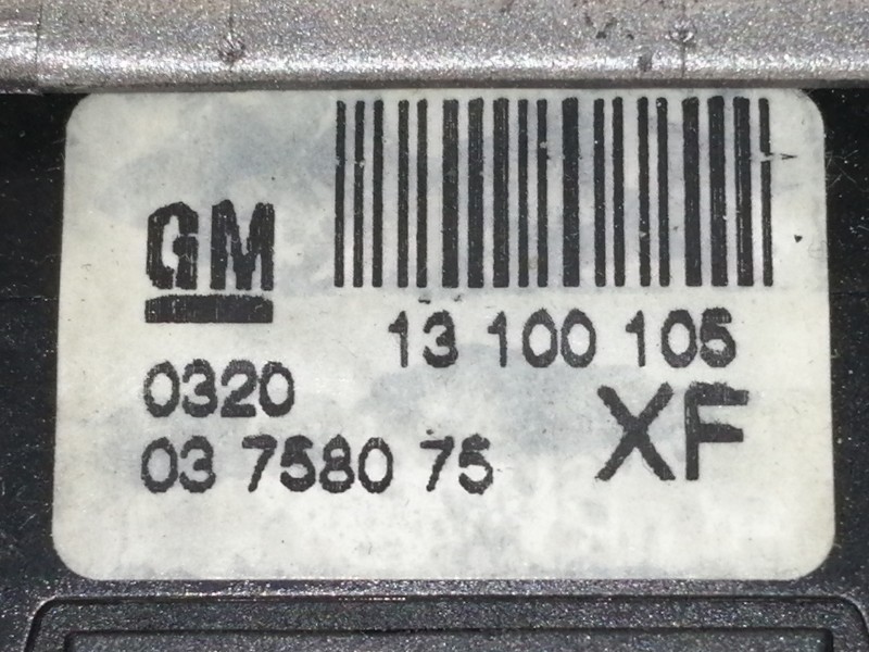 Recambio de rejilla aireadora para opel zafira b cosmo referencia OEM IAM 13100105 13162556 / 13162544 13162545 / 03758075