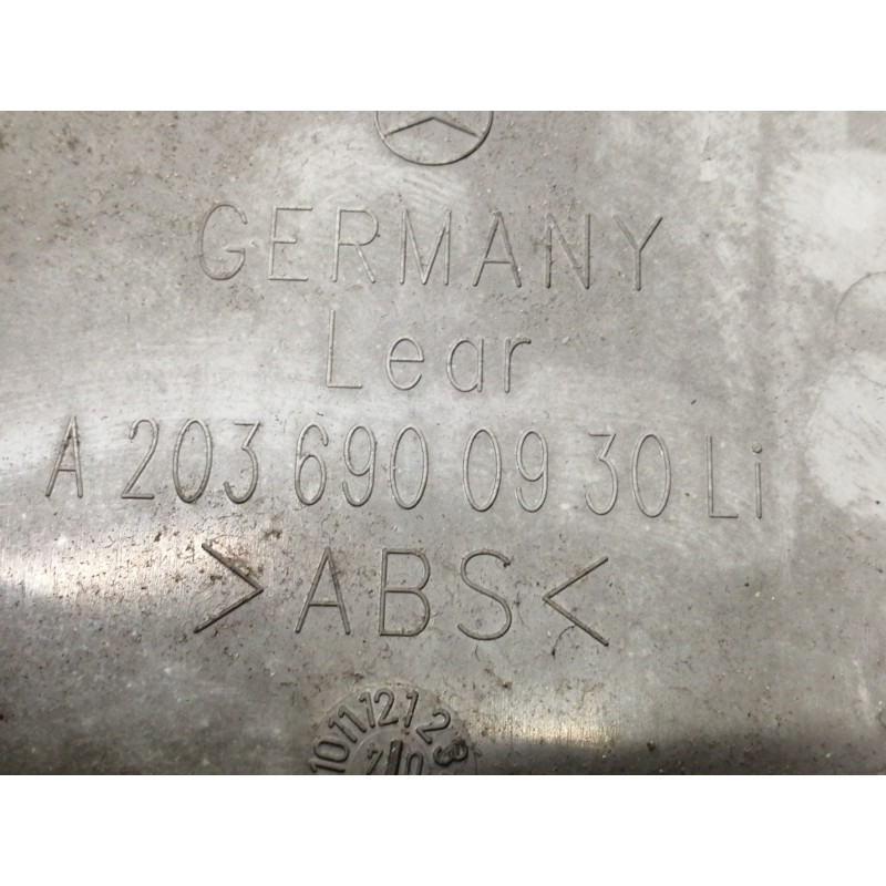 Recambio de moldura para mercedes-benz clase c (w203) berlina 270 cdi (203.016) referencia OEM IAM A2036901540 A2036900930LI A20