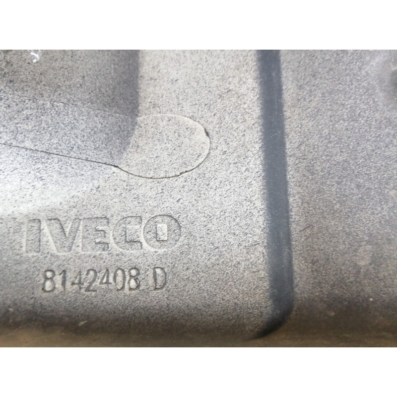 Recambio de aleta delantera derecha para iveco camion 60e12 lm3c6012 referencia OEM IAM 8142408D 8142408D 