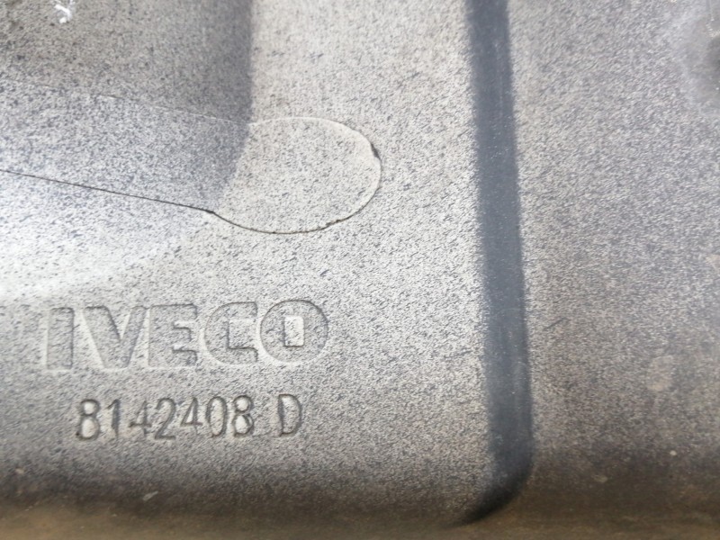 Recambio de aleta delantera derecha para iveco camion 60e12 lm3c6012 referencia OEM IAM 8142408D 8142408D 