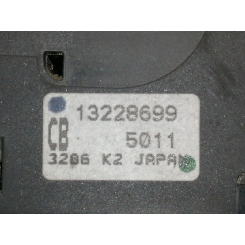 Recambio de mando elevalunas delantero izquierdo para opel zafira b cosmo referencia OEM IAM 13228699  