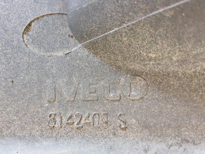 Recambio de aleta delantera izquierda para iveco camion 60e12 lm3c6012 referencia OEM IAM 8142409S 8143813 