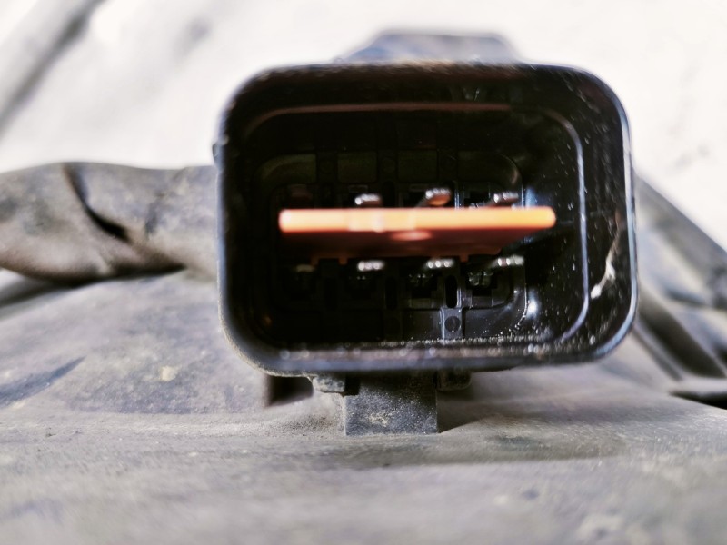 Recambio de faro derecho para kia picanto 1.0 lx referencia OEM IAM 92102070  PARA PULIR