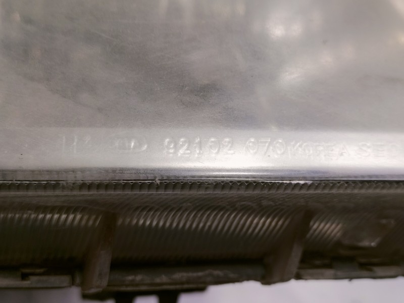 Recambio de faro derecho para kia picanto 1.0 lx referencia OEM IAM 92102070  PARA PULIR