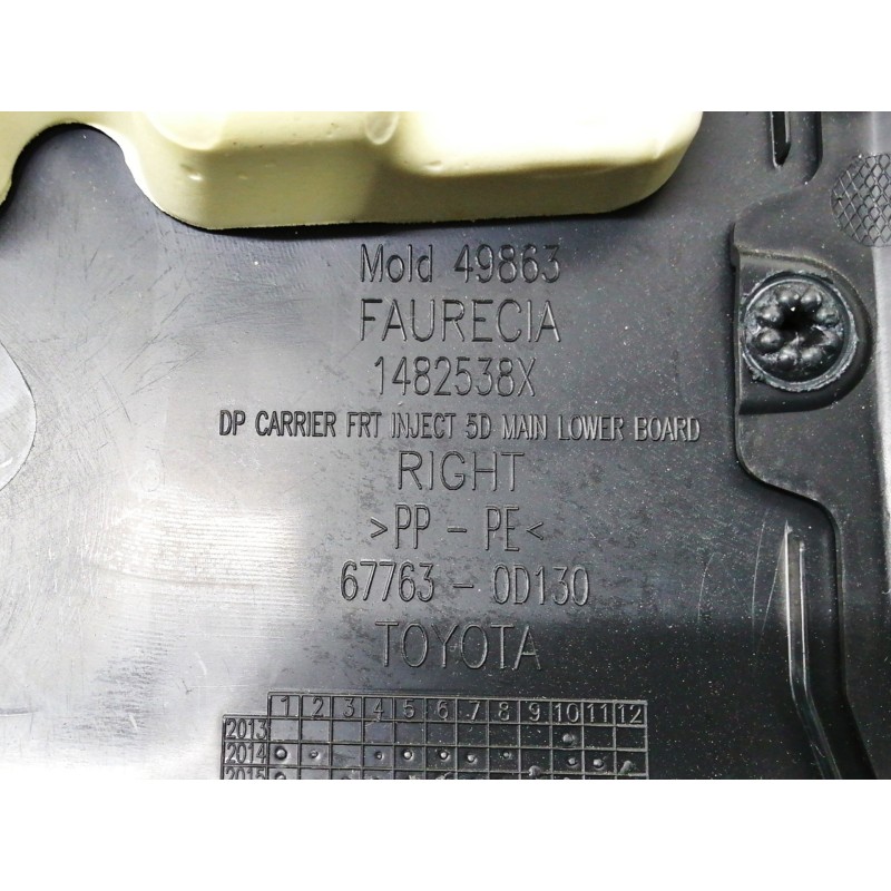 Recambio de guarnecido puerta delantera derecha para toyota yaris active referencia OEM IAM 677630D130 676100DK20C5 