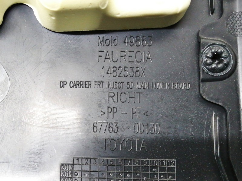 Recambio de guarnecido puerta delantera derecha para toyota yaris active referencia OEM IAM 677630D130 676100DK20C5 