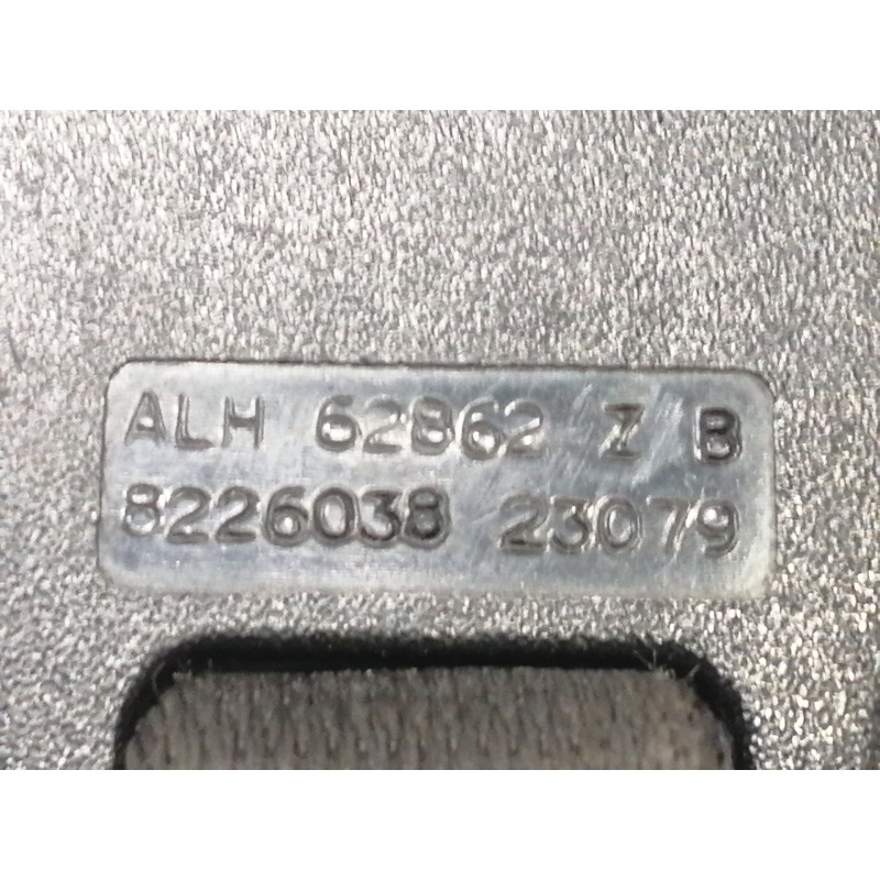 Recambio de enganche cinturon trasero derecho para bmw serie 3 berlina (e46) 320d referencia OEM IAM 8233292RH 8226038 8226039 