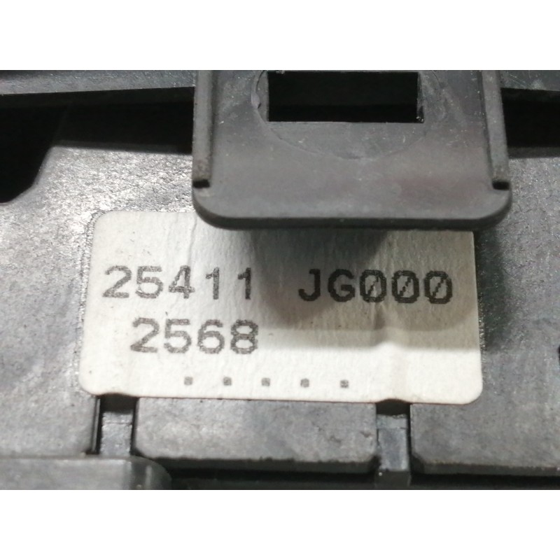 Recambio de mando elevalunas delantero derecho para nissan x-trail (t31) le referencia OEM IAM 25411JG000 80960JG400A 