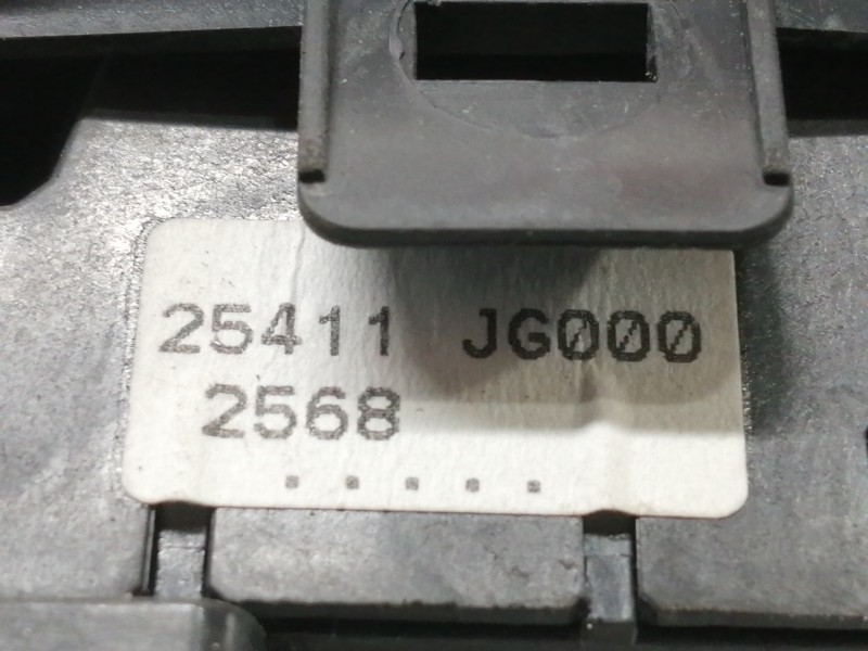 Recambio de mando elevalunas delantero derecho para nissan x-trail (t31) le referencia OEM IAM 25411JG000 80960JG400A 