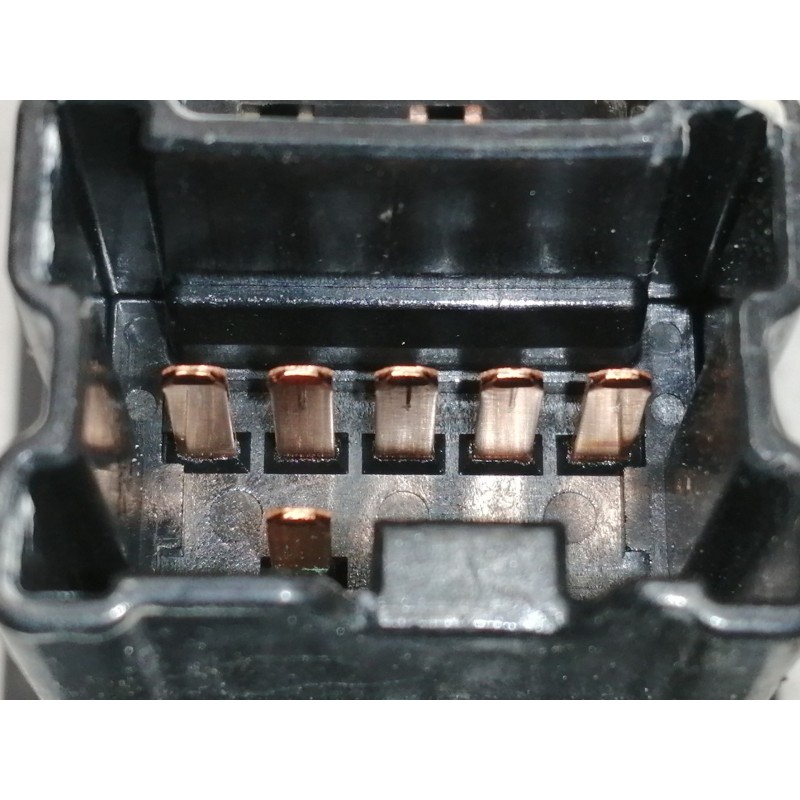 Recambio de mando elevalunas trasero derecho para nissan x-trail (t31) le referencia OEM IAM 82960JG00A  