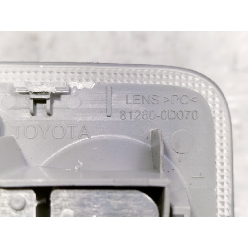 Recambio de luz interior para toyota yaris active referencia OEM IAM 812600D070  