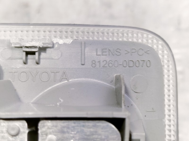 Recambio de luz interior para toyota yaris active referencia OEM IAM 812600D070  