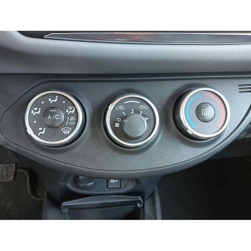 Recambio de mando calefaccion / aire acondicionado para toyota yaris active referencia OEM IAM 554060D390 107747A0 