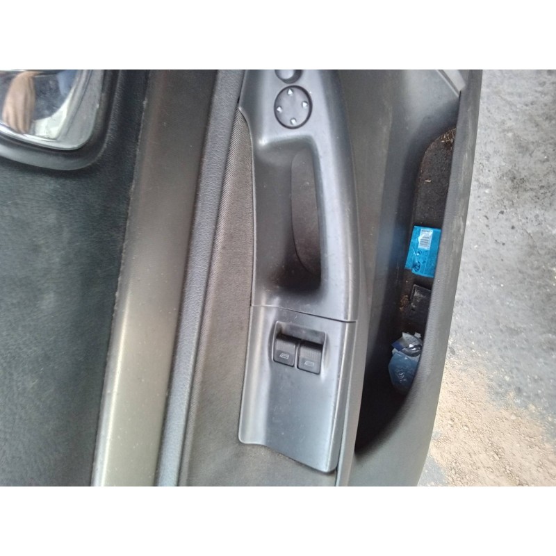 Recambio de mando elevalunas delantero izquierdo para audi a4 berlina (b5) 1.8 referencia OEM IAM 8D1959515  