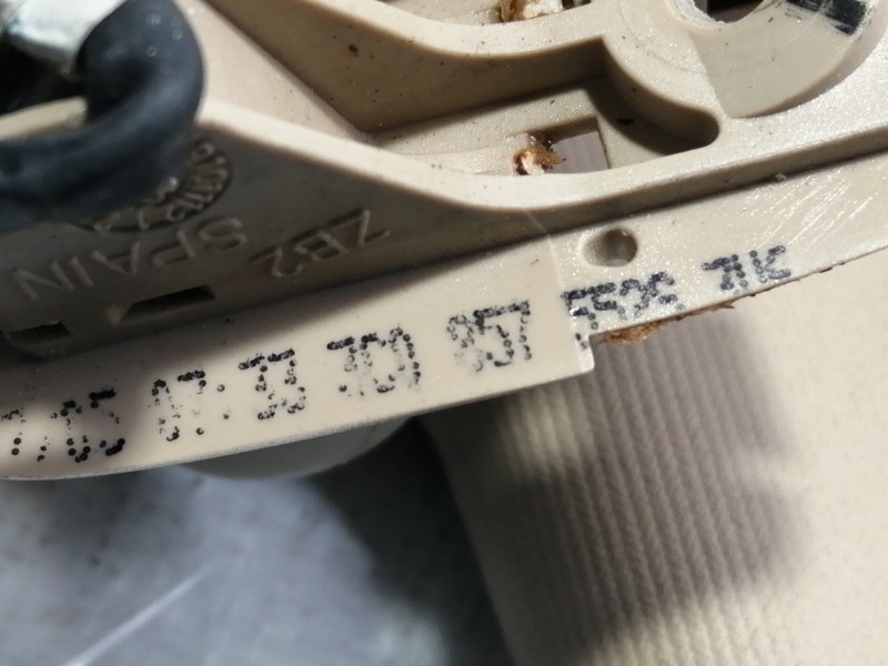 Recambio de parasol derecho para volkswagen passat berlina (3c2) trendline referencia OEM IAM 3C0857552S  