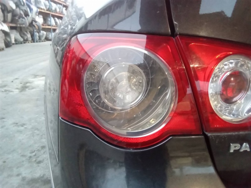 Recambio de piloto trasero izquierdo interior para volkswagen passat berlina (3c2) trendline referencia OEM IAM 3C5945093C 3C594