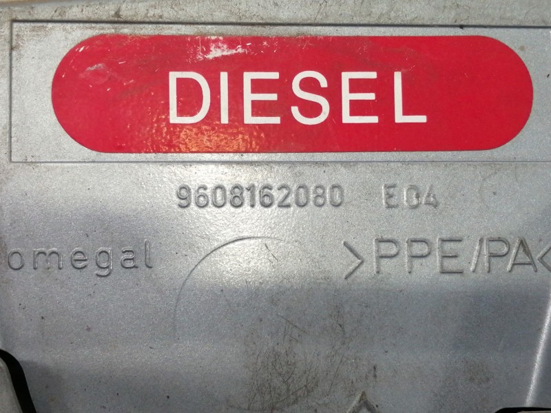 Recambio de tapa exterior combustible para citroën xantia berlina 2.0 hdi 90/110 attraction referencia OEM IAM 9608162080 960816