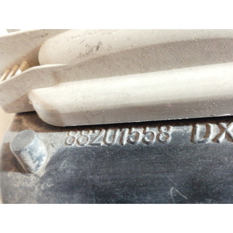 Recambio de faro derecho para fiat brava (182) jtd 105 / 100 sx referencia OEM IAM 88201558DX  