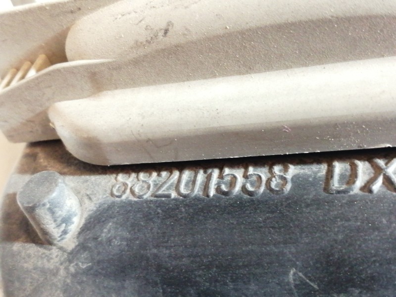 Recambio de faro derecho para fiat brava (182) jtd 105 / 100 sx referencia OEM IAM 88201558DX  