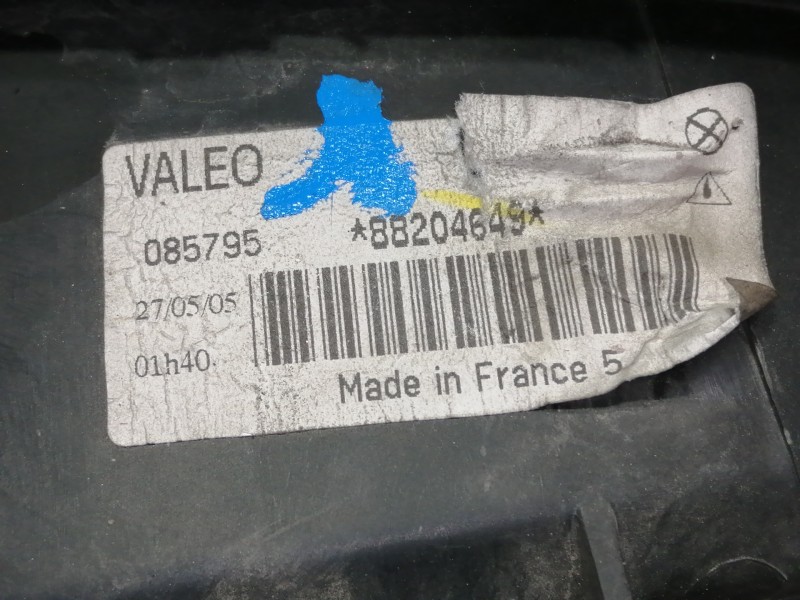 Recambio de faro derecho para renault megane i scenic (ja0) 1.6e rn referencia OEM IAM 88204649  