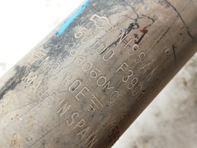 Recambio de amortiguador delantero derecho para nissan cabstar e tl35-1 referencia OEM IAM 56100F3901 96060M0 