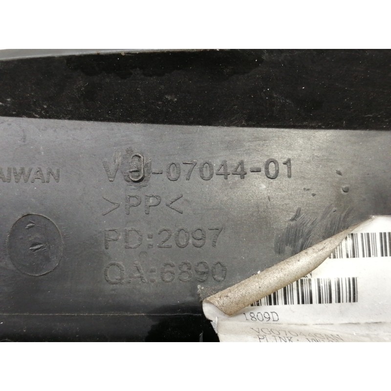 Recambio de rejilla delantera para volkswagen passat berlina (3b3) comfortline referencia OEM IAM VW0704401 VG07044GAN VW1200156