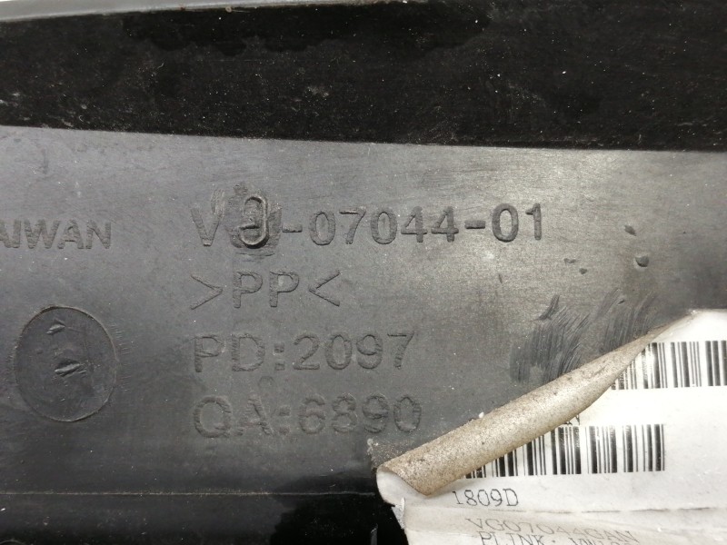 Recambio de rejilla delantera para volkswagen passat berlina (3b3) comfortline referencia OEM IAM VW0704401 VG07044GAN VW1200156