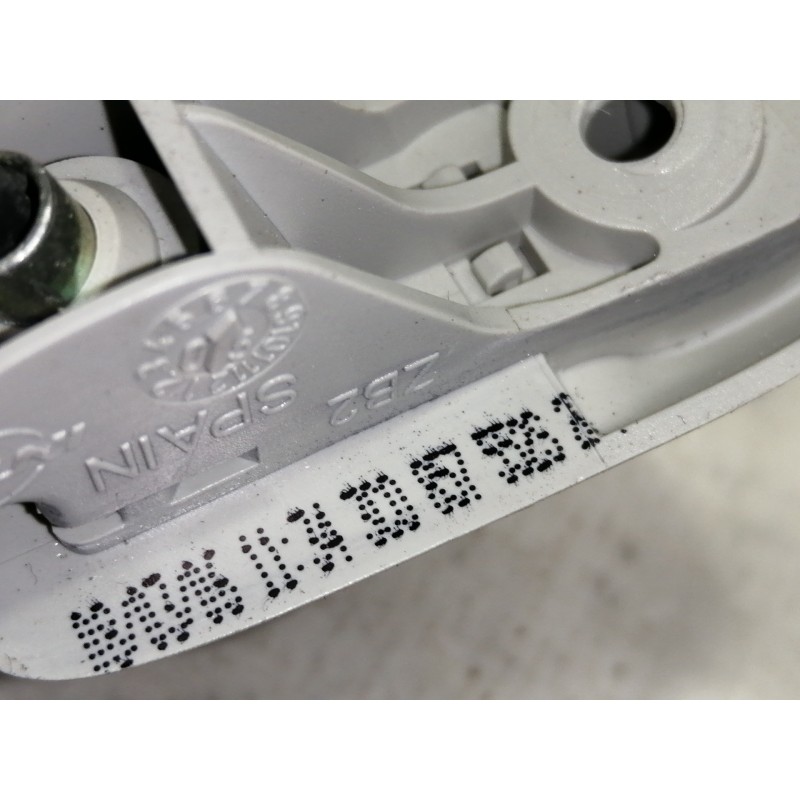 Recambio de parasol derecho para volkswagen passat berlina (3c2) highline referencia OEM IAM 3C0857552S  